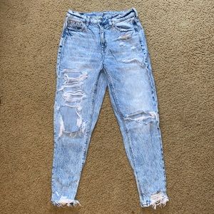 American Eagle distressed ripped jeans